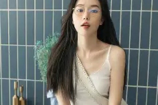 周琼第二轮回应爆料严浩翔陆续给了严军300W严浩翔演唱会强忍泪水