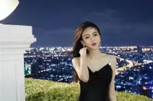 55岁李嘉欣提前庆祝母亲节身材纤瘦15岁儿子却没现身
