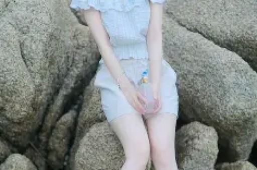 白鹿黑历史被大起底对前辈无礼学历造假发布辱华辱女争议视频