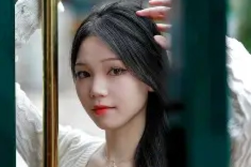 绯闻再度曝光：明星舆论风波不断娱乐圈风云再起！